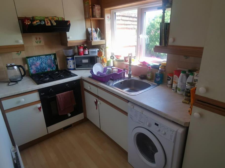 Cosy/Quiet One Bedroom Flat In Harrow Centre Exterior photo